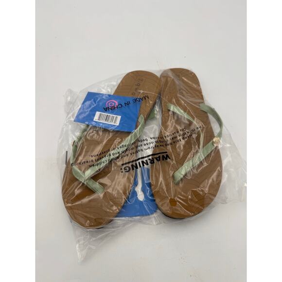 Qwave Ladies' Medallion Sandals, Sage, Size 6/7 - Picture 4 of 4